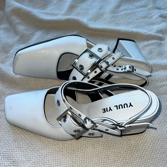 White heeled leather shoes ❤️ - Picture 3 of 3